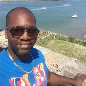 Meet your Posher, Leslie